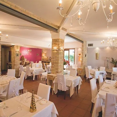 Pascucci Al Porticciolo Hotel