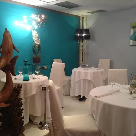 Pascucci Al Porticciolo 호텔 피우미치노