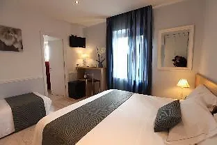 호텔 Pascucci Al Porticciolo 피우미치노