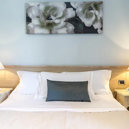 Pascucci Al Porticciolo 호텔 피우미치노