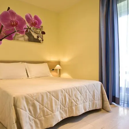 호텔 Pascucci Al Porticciolo 피우미치노